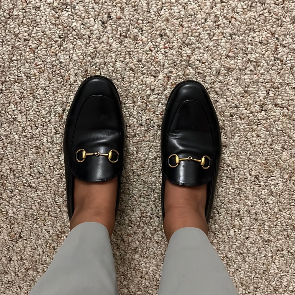 Gucci jordaan leather loafer black barely worn great condition